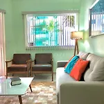 Apartamento Ubatuba. 100 metros da praia